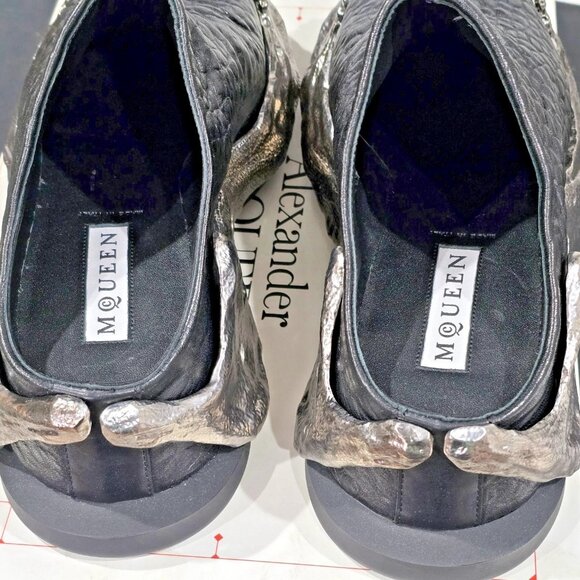 $5900 Alexander Mcqueen 807877WIAAO Men\'s Black Dumbo Grain Slipper-US 11 EU 44 main image 6